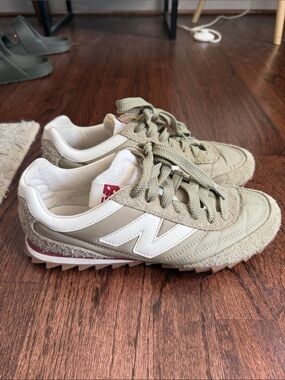 New Balance RC30 Olive & White Retro Runner Sneakers